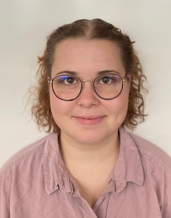  Anine Hess